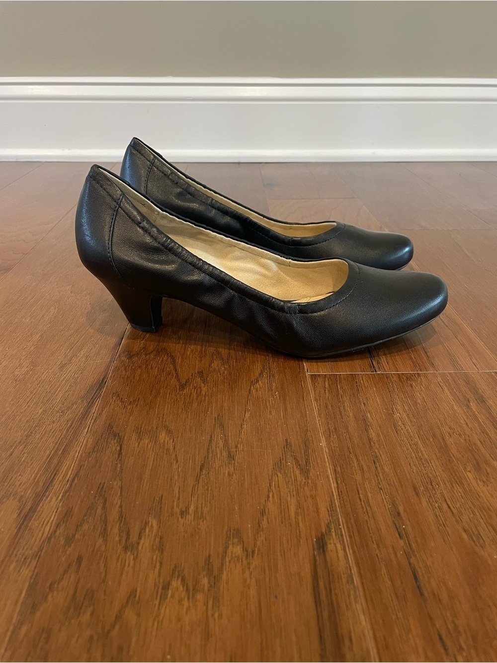 Naturalizer Stargaze Black Heels - Picture 4 of 8